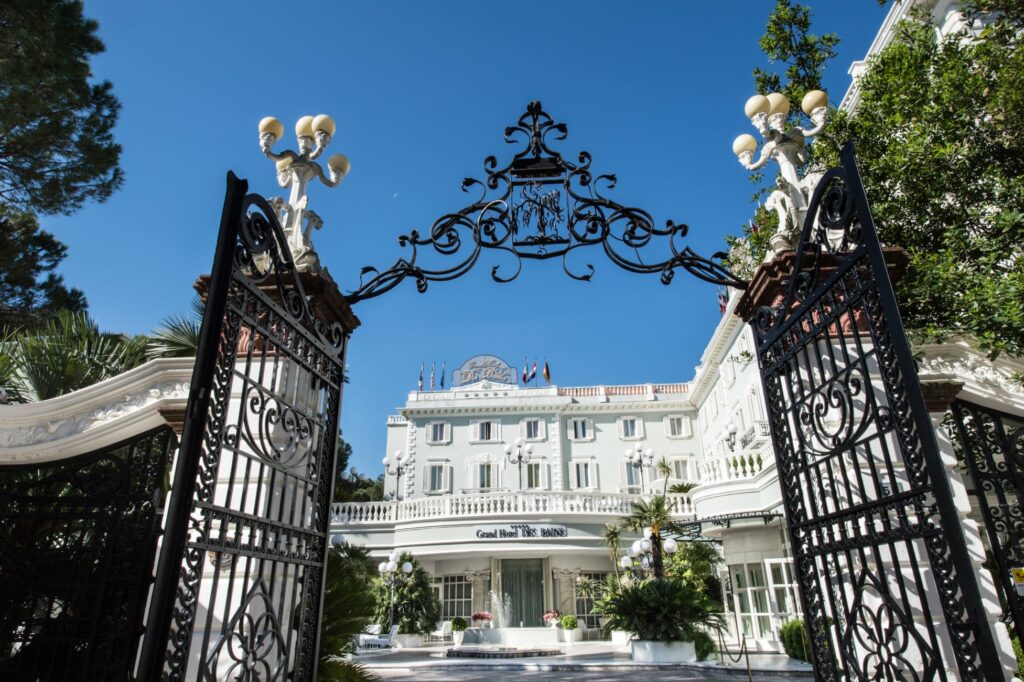 Grand-Hotel-Des-Bains-Riccione-cancello-ingresso-entrata-facciata-esterna
