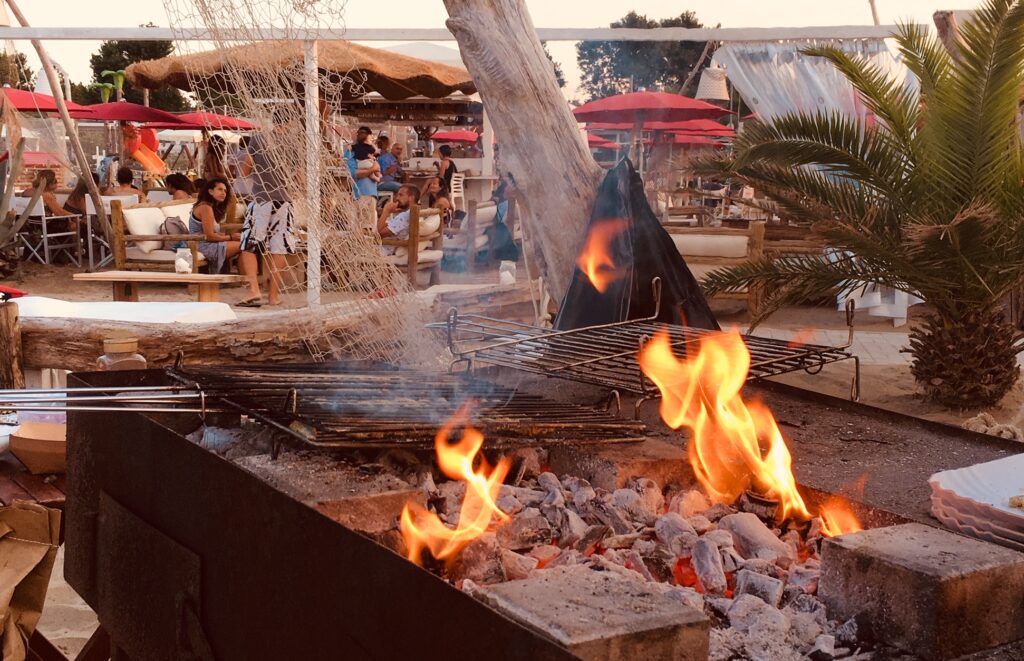 l'estate-in-riviera-braciere-fuoco-fico-fellas