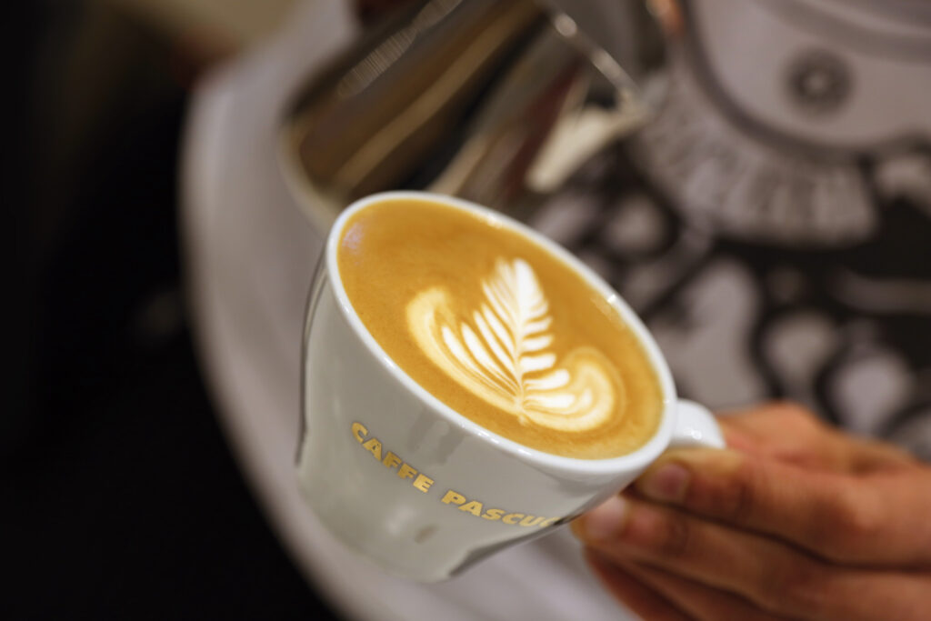 Cappuccino-Pascucci-scritta-oro